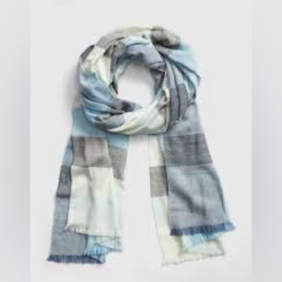 4/$25 Gap oversized frayed wrap scarf blue New - Picture 1 of 8